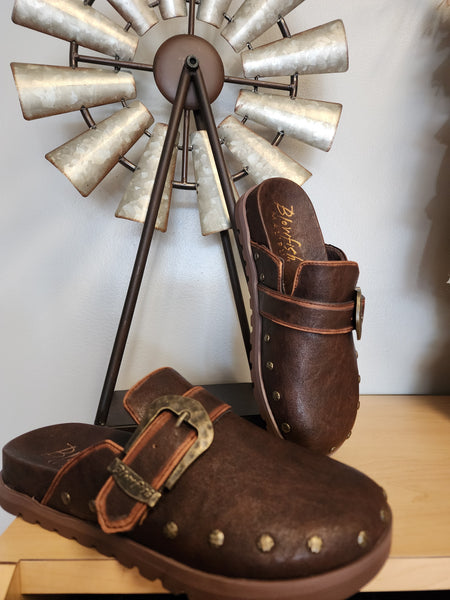 Skylar Black or brown Mule