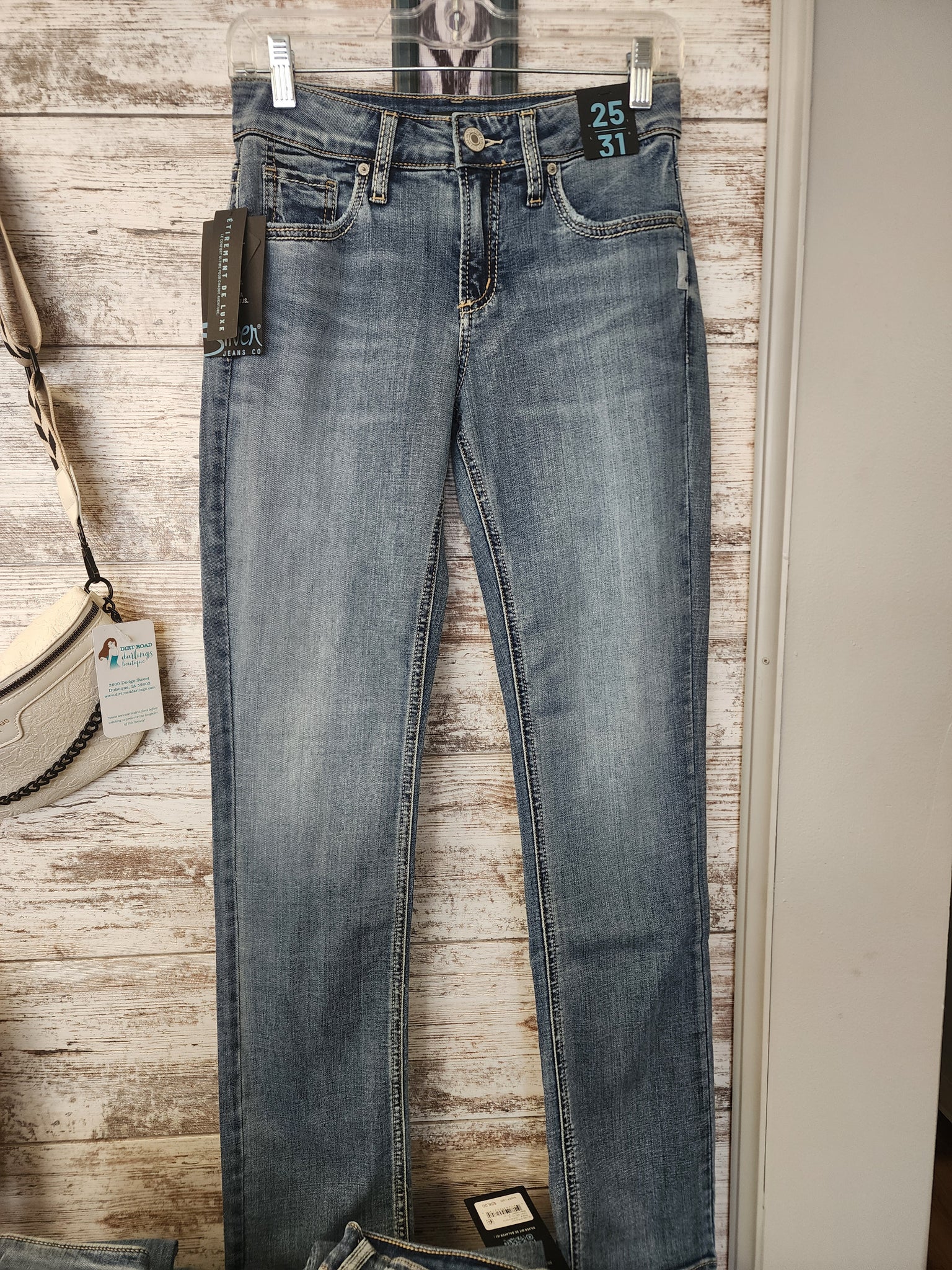 Elyse light wash straight leg 31 length