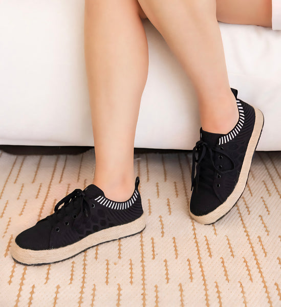 Yaras black sneaker