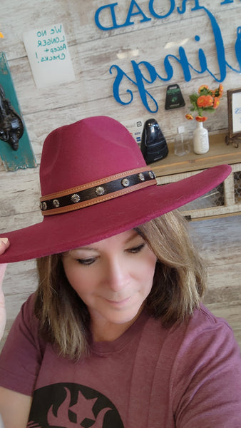 Myra hat belts