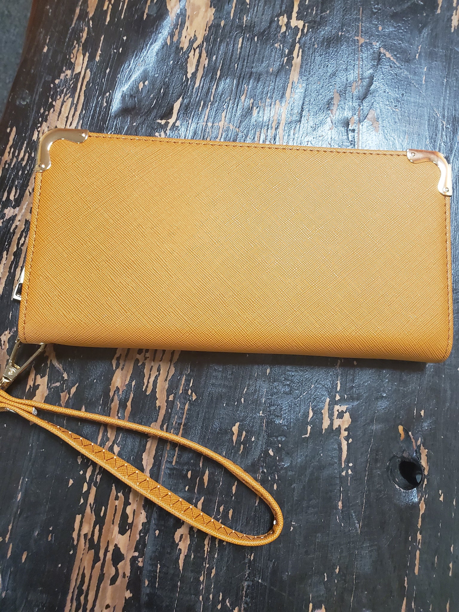 Gold corner flat wristlet/wallet