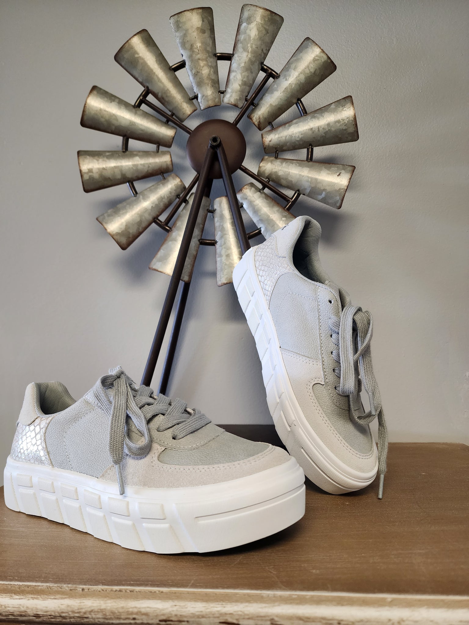 Sideout vapor grey shoe